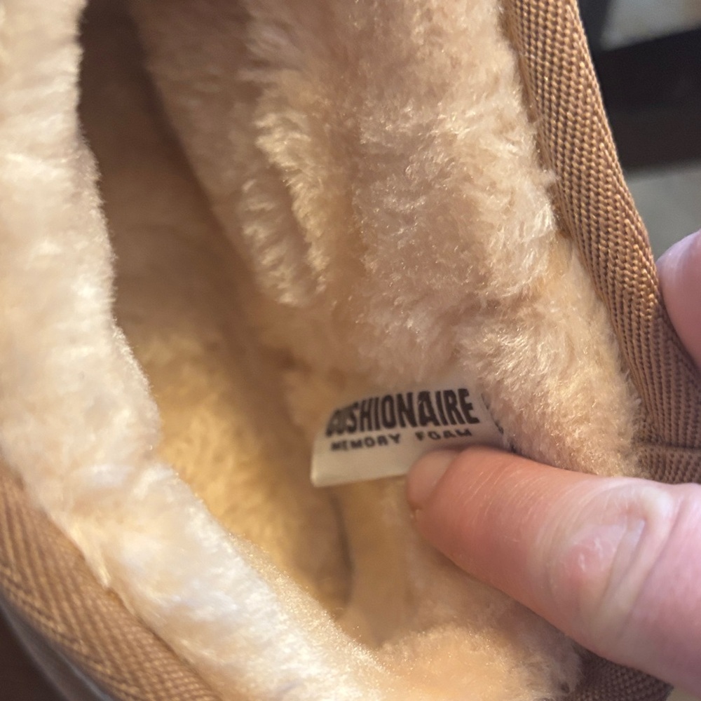 Cushionaire Tan and Black Ankle Boots - Picture 2 of 4